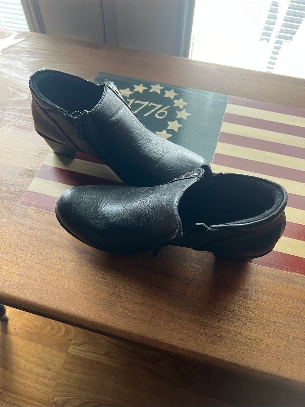 Easy Street Black Leather Ankle Shoe Booties 8M